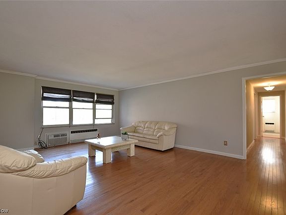 5th image of 13900 Shaker Blvd APT 216