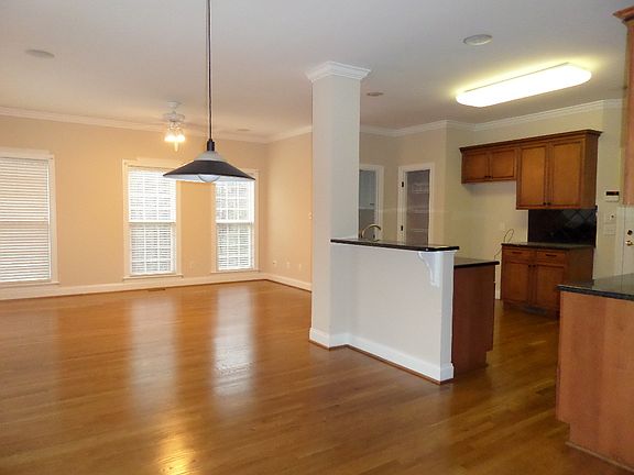 4th image of 139 Oakmont Dr