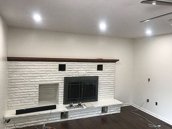 2nd image of 389 Morgan Ct