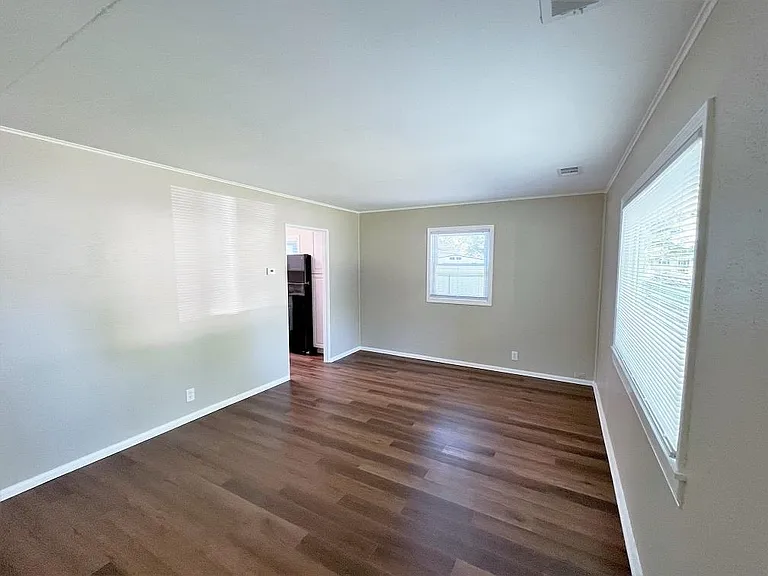 3608 Robinhood Ter — Photo 3