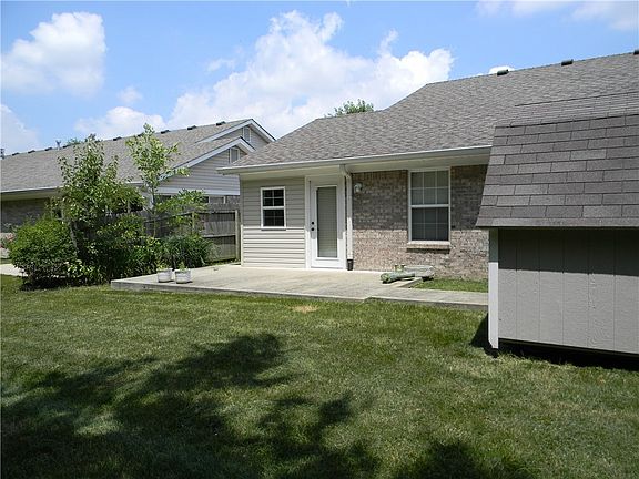 4th image of 629 Moonglow Ln