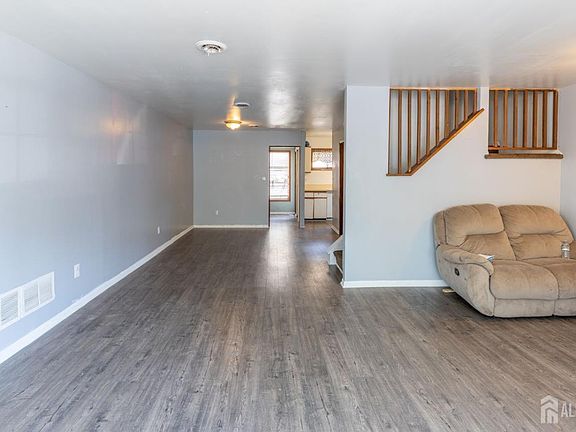 2nd image of 26 Courtland St