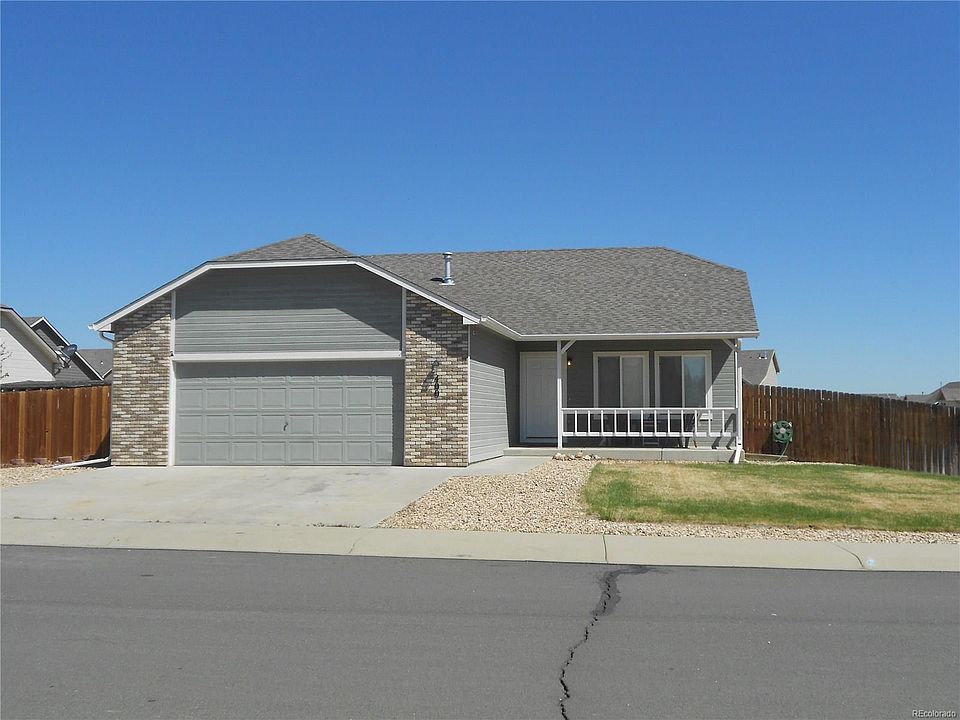 1st image of 400 Harrow Ln