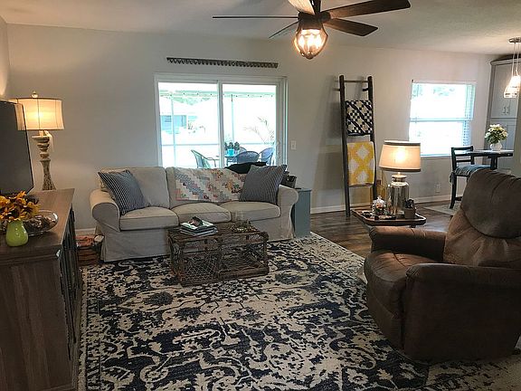 5th image of 25245 Oakmont Dr