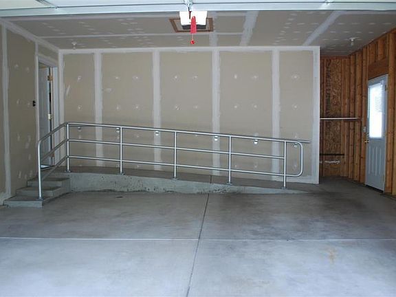 5th image of 1327 Grant St