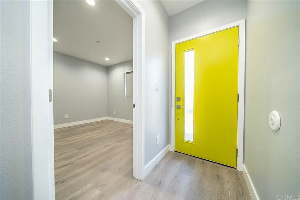 4820 Saint Charles Pl — Photo 4