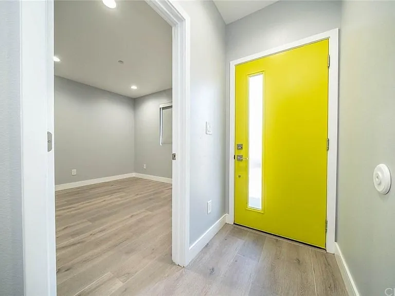 4820 Saint Charles Pl — Photo 6