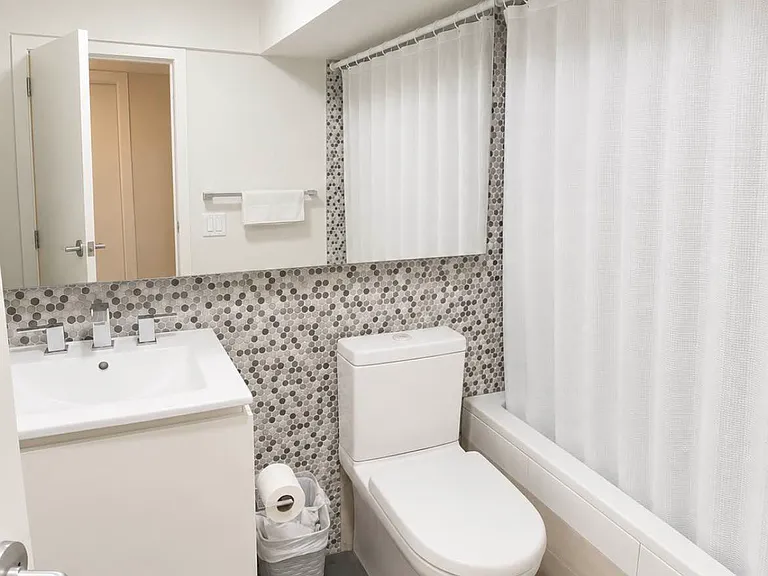 100 Dupont St #1H — Photo 8