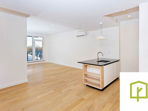 3rd image of 1875 Atlantic Ave #8I