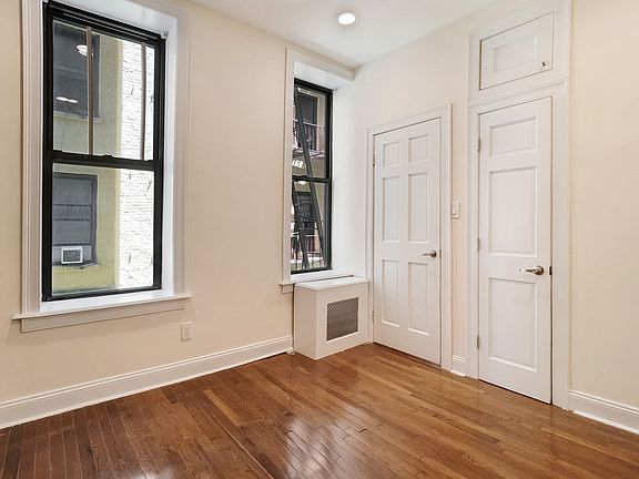 2nd image of 209 E 10th St APT 3