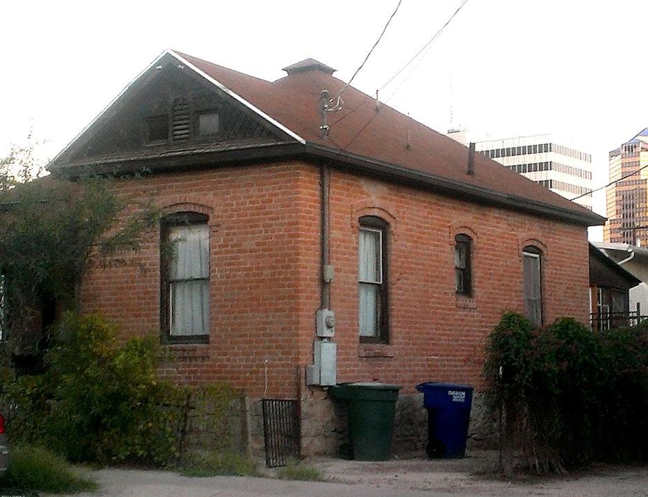 2nd image of 212 W Franklin St