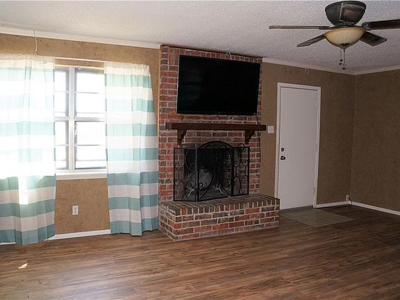 3rd image of 313 Linda Dr