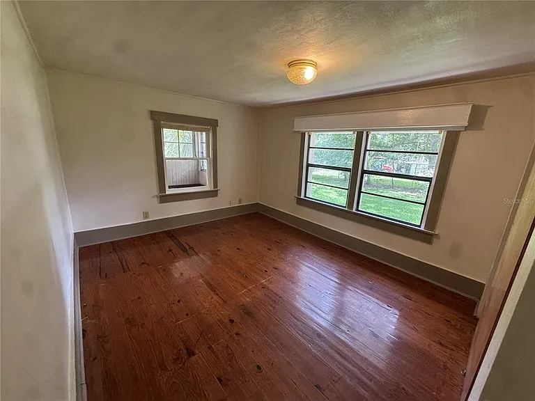 4025 SW 20th Dr — Photo 10