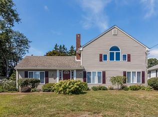 35 Atlantic Dr, Old Saybrook, CT 06475