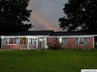 2202 Cougar Ln SE, Decatur, AL 35601