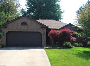 1065 Cliffview Dr, Eastlake, OH 44095