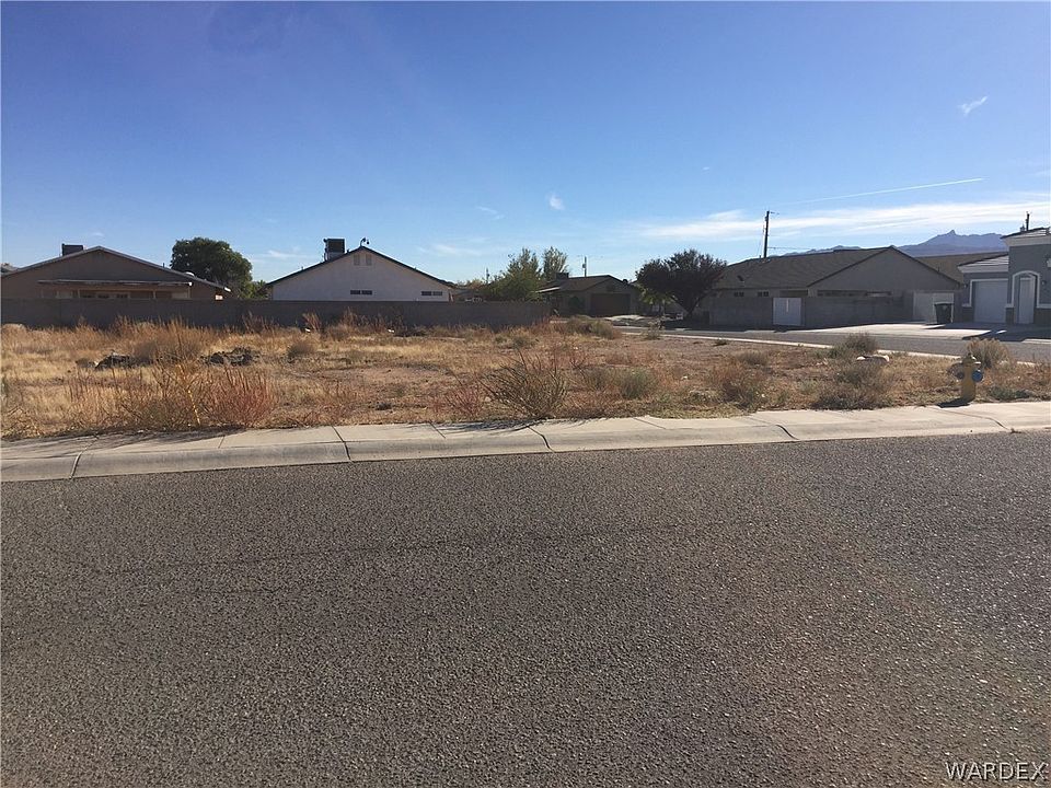 1st image of 2 lots Lomita