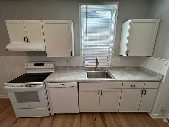 2nd image of 324 Harrison Ave Unit 1