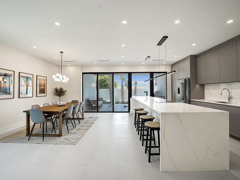1st image of 1527 NE 15TH Avenue