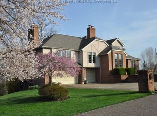 225 Whispering Woods Rd, Charleston, WV 25304