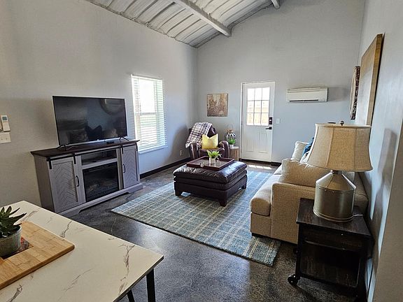 4th image of 4435 Mager Dr #5