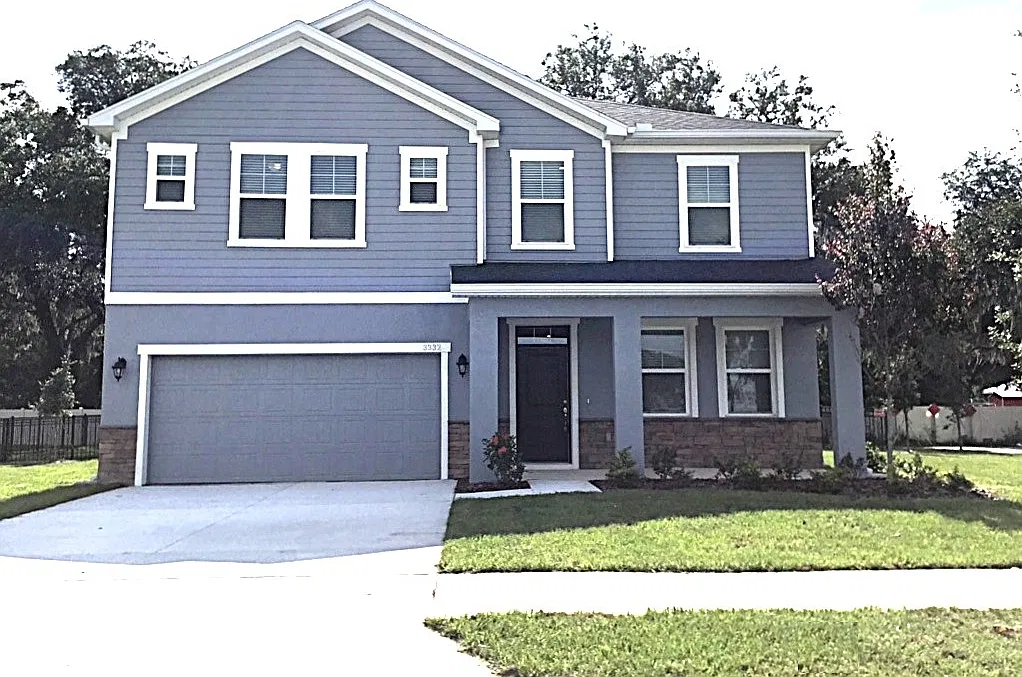 4 bed, 2.5 bath, 2449 sqft, $2,790 — Photo 1