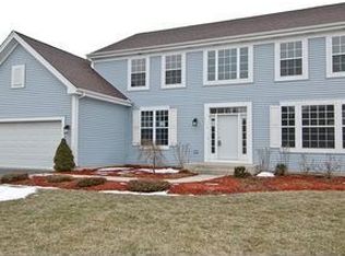 2335 Fen View Cir, Island Lake, IL 60042