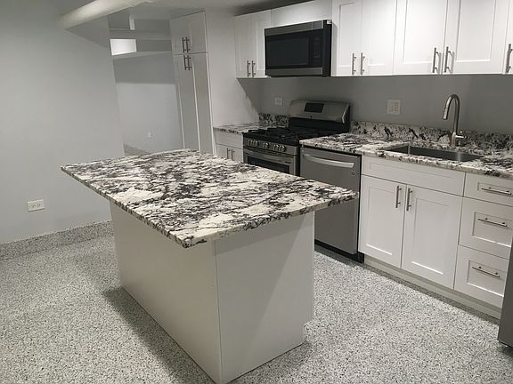 4th image of 3281 W Wrightwood Ave