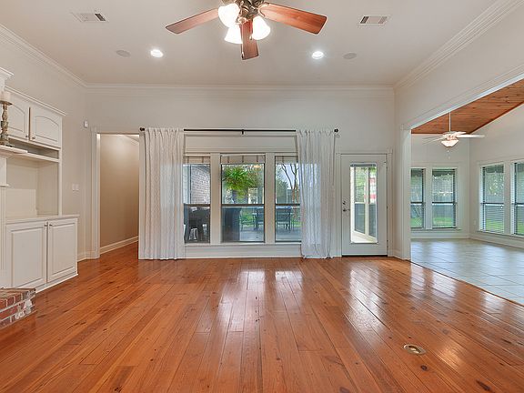 4th image of 9980 Anna Margaret Ln
