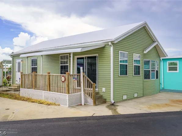 11089 Sunglow Ln, Fort Myers, FL 33908