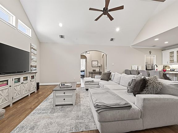 4th image of 2026 Que Manor Dr