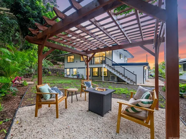 98-285 Hale Momi Pl, Aiea, HI 96701