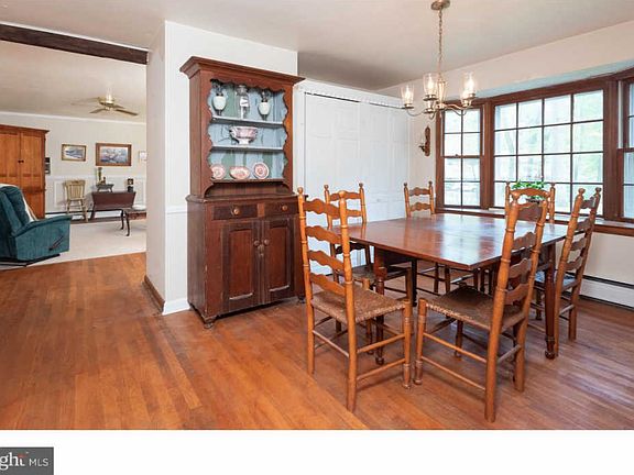 5th image of 16 Woodland Cir