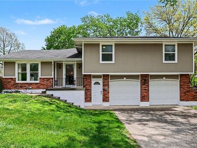 8005 N Harrison St, Kansas City, MO, 64118