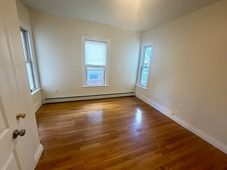 19 Banks St #1A — Photo 7
