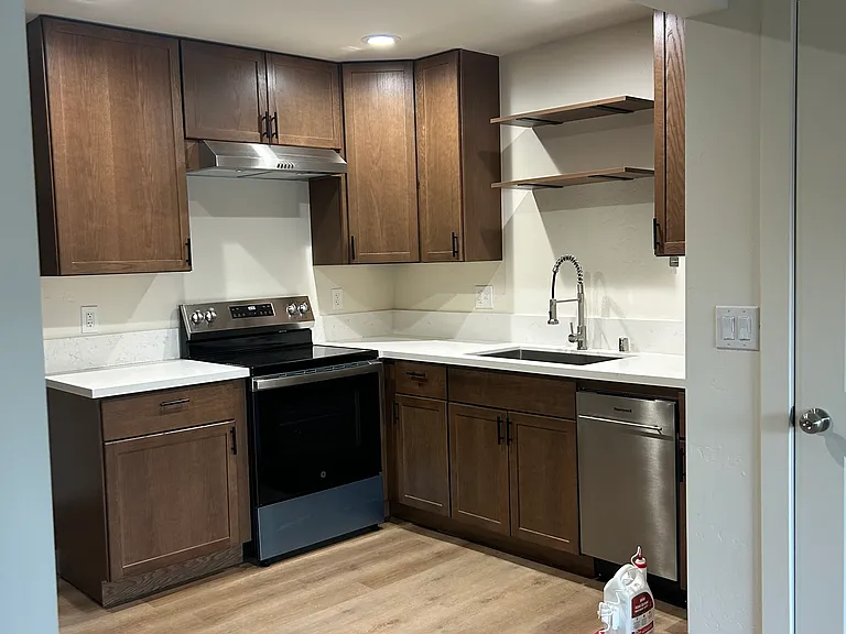 634 Theta Ave #B — Photo 4