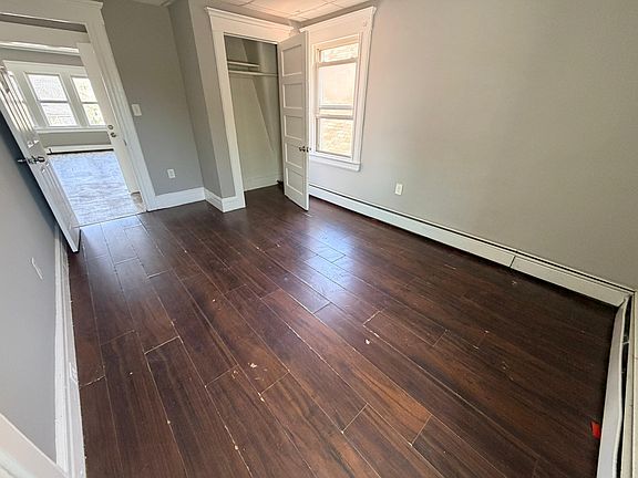 4th image of 160 N 18th St APT 3