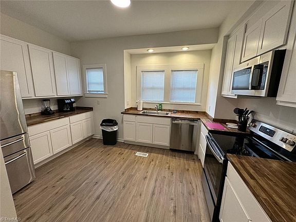 5th image of 610 Douglas St