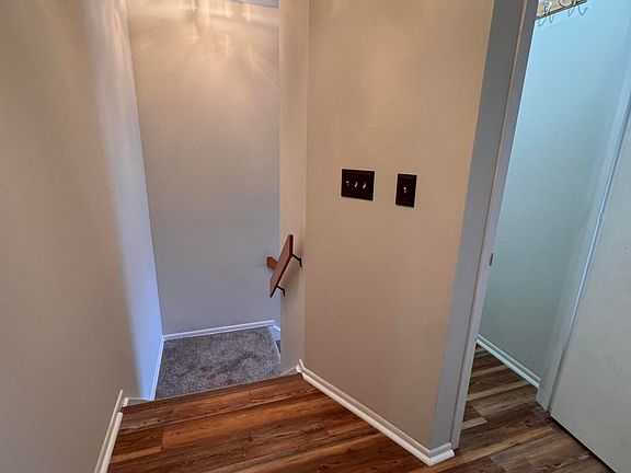 3rd image of 22 Beverly Ct