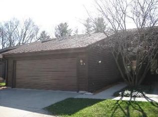 1805 Glenwood Oaks Ct, Urbana, IL