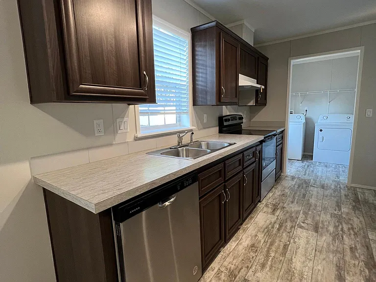 22992 Tradewind Rd — Photo 5