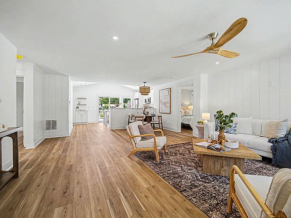 3rd image of 7 Violet Ln