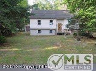 68 Navajo Trl, Gouldsboro, PA 18424