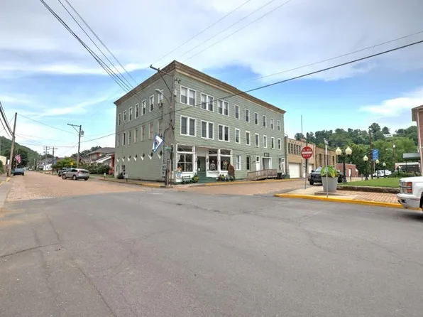 400 4th St, Sutton, WV 26601