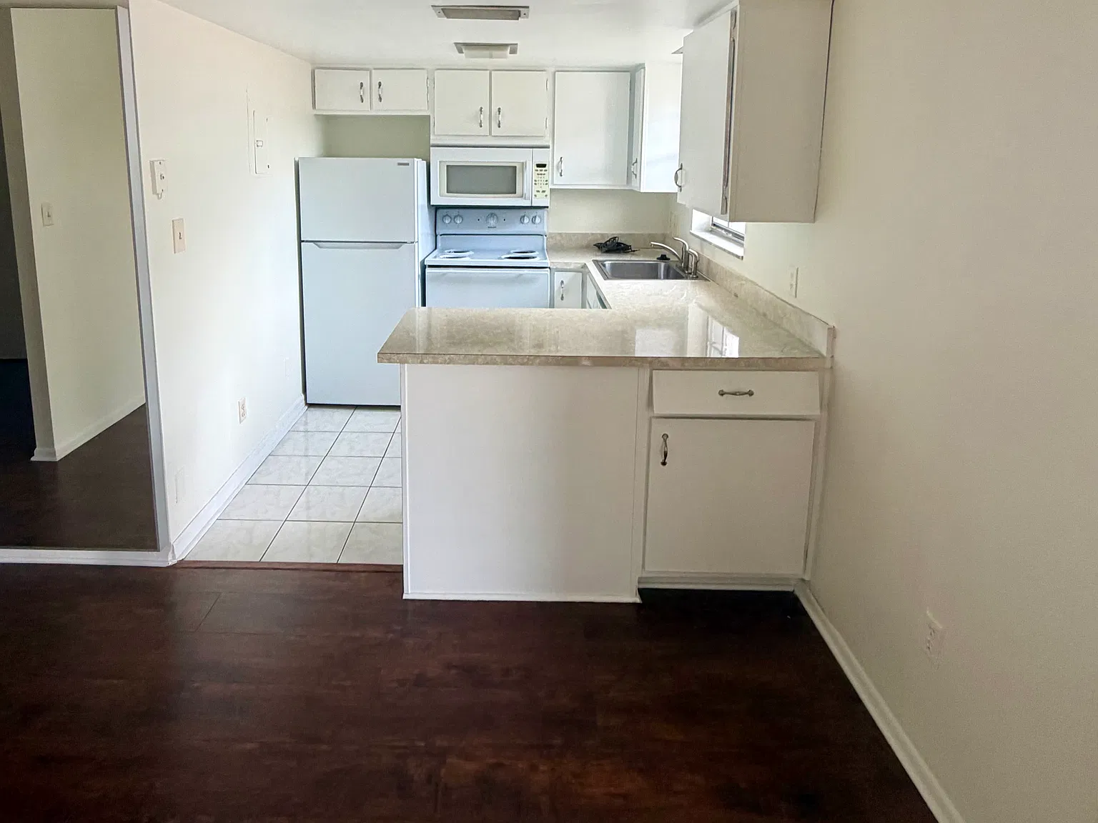1 bed, 585 sqft, $1,150 — Photo 3