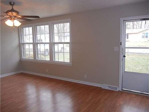 2nd image of 2302 Pendleton Dr