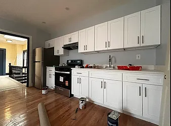 2883 East 195th Street