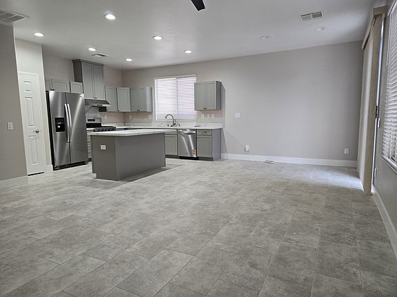 4th image of 993 White Glacier Ave