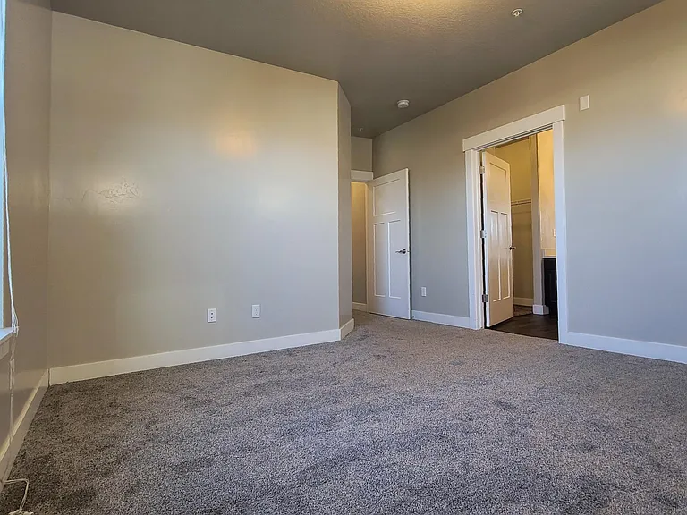 74 W Silver Springs Dr — Photo 22