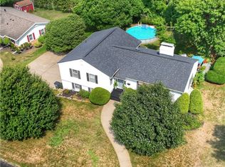 7 Country Club Dr, Danville, IL 61832